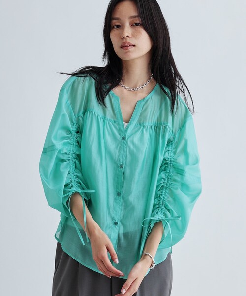 GALLEST(ギャレスト)の「袖シャーリングシアーローンブラウス(シャツ/ブラウス・レディース・グリーン系/イエロー系その他/ホワイト/チャコールグレー・38)」の8枚目の写真