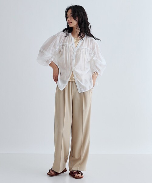 GALLEST(ギャレスト)の「袖シャーリングシアーローンブラウス(シャツ/ブラウス・レディース・グリーン系/イエロー系その他/ホワイト/チャコールグレー・38)」の17枚目の写真