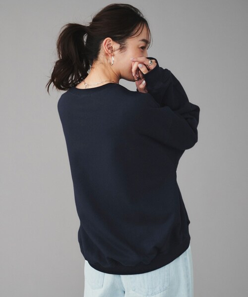 UNTITLED（アンタイトル）の「◆【Ca_CHIGNON】別注ロゴスウェット（スウェット・レディース・グレー/ベージュ/ネイビー・02）」の21枚目の写真