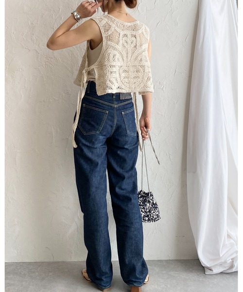 She's Closet（シーズクローゼット）の「ショート丈サイドリボン深Vネックかぎ編みクロシェベスト（ベスト・レディース・ブラック/アイボリー・FREE）」の10枚目の写真