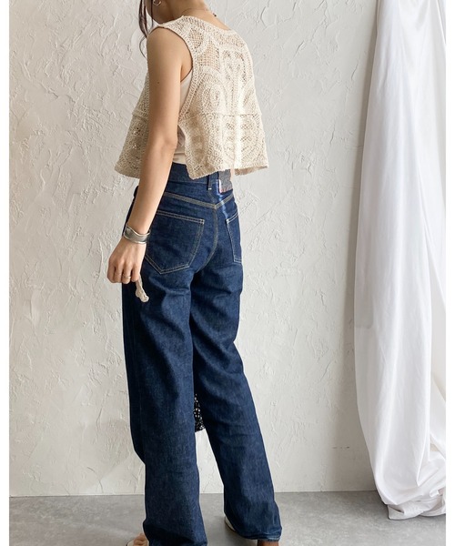 She's Closet（シーズクローゼット）の「ショート丈サイドリボン深Vネックかぎ編みクロシェベスト（ベスト・レディース・ブラック/アイボリー・FREE）」の3枚目の写真