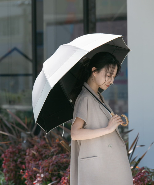 SMELLY(スメリー)の「because 晴雨兼用バンブーハンドルバイカラー(長傘・レディース・グレー/ブラック・FREE)」の5枚目の写真