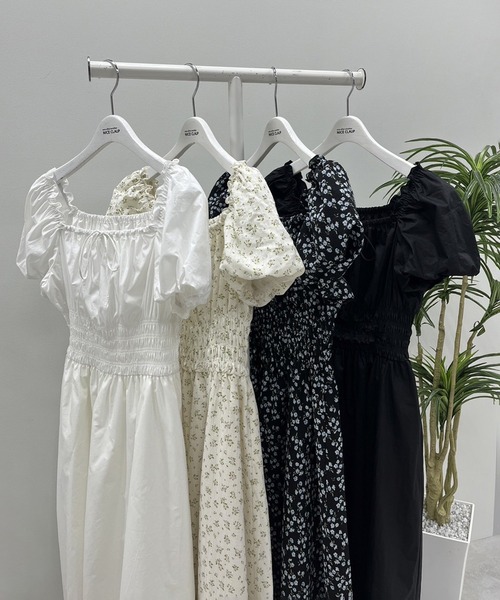 one after another NICE CLAUP(ワンアフターアナザーナイスクラップ)の「シャーリングパフスリーブワンピース/リバイバル【S/Mサイズ展開】【WEB限定商品】(ワンピース・レディース・ホワイト系その他/ブラック系その他/オフホワイト/ブラック・SMALL/MEDIUM)」の6枚目の写真