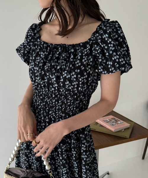one after another NICE CLAUP(ワンアフターアナザーナイスクラップ)の「シャーリングパフスリーブワンピース/リバイバル【S/Mサイズ展開】【WEB限定商品】(ワンピース・レディース・ホワイト系その他/ブラック系その他/オフホワイト/ブラック・SMALL/MEDIUM)」の20枚目の写真