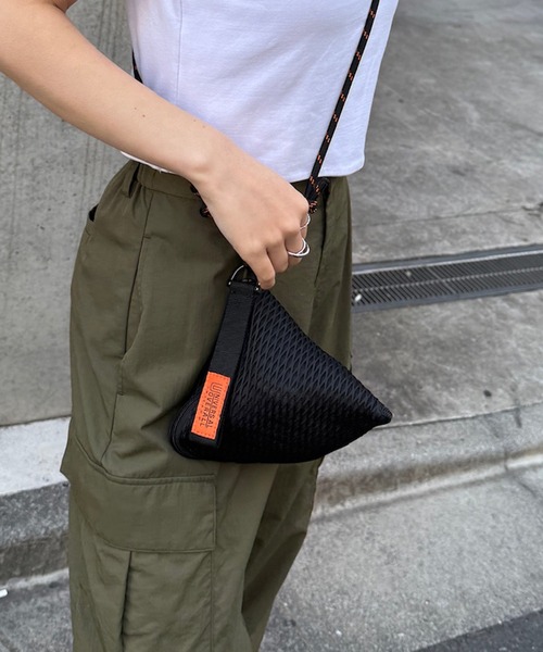 UNIVERSAL OVERALL(ユニバーサルオーバーオール)の「【UNIVERSAL OVERALL】UO トライアングルメッシュショルダー SUVO-020(ショルダーバッグ・レディース・ブラック/サックスブルー/チャコールグレー/ライム/ホワイト・FREE)」の10枚目の写真