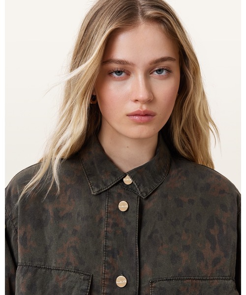 ALLSAINTS(オールセインツ)の「FAYE OVERSIZED SHIRT DRESS | FAYE オーバーサイズ シャツ ドレス・ワンピース(シャツワンピース・レディース・グリーン系その他・S/XS/M/L)」の3枚目の写真