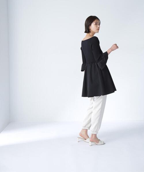 NATURAL BEAUTY BASIC(ナチュラルビューティーベーシック)の「◇ドッキングペプラムチュニック(ニット/セーター・レディース・ブラック/ベージュ/ライトグリーン・FREE)」の7枚目の写真