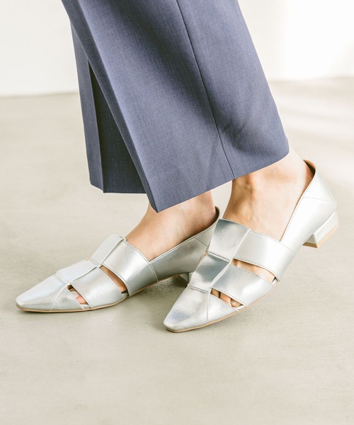 GLOBAL WORK（グローバルワーク）の「らくっションヒールグルカパンプス/323176（パンプス・レディース・ブラック/シルバー/アイボリー・MEDIUM/LARGE）」の5枚目の写真