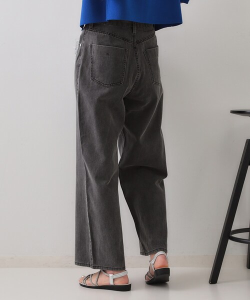 OPAQUE.CLIP（オペークドットクリップ）の「ワイドストレートカラーデニム【洗濯機洗い可】（デニムパンツ・レディース・チャコールグレー/ベビーピンク・40/38）」の3枚目の写真