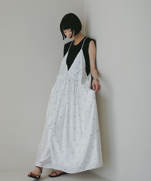 A part by(アパートバイ)の「ドットシシュウキャミワンピース(ワンピース・レディース・ブラック/ブラウン/オフホワイト・FREE)」の8枚目の写真