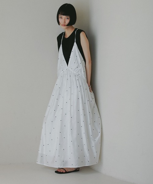 A part by(アパートバイ)の「ドットシシュウキャミワンピース(ワンピース・レディース・ブラック/ブラウン/オフホワイト・FREE)」の9枚目の写真