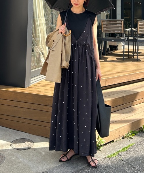 A part by(アパートバイ)の「ドットシシュウキャミワンピース(ワンピース・レディース・ブラック/ブラウン/オフホワイト・FREE)」の4枚目の写真