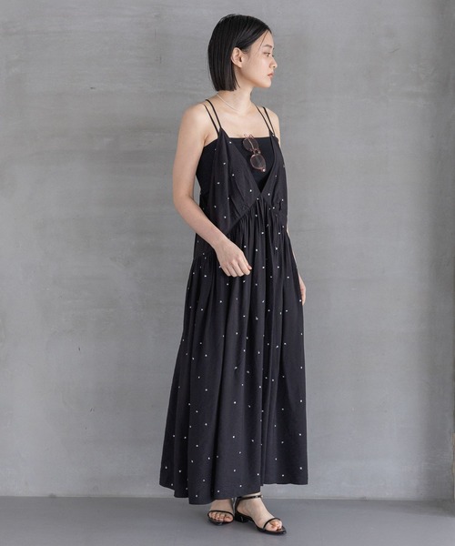 A part by（アパートバイ）の「【今年も登場！ドットシシュウキャミワンピース（ワンピース・レディース・ブラック/ブラウン/オフホワイト/ホワイト系その他2/ブラック系その他2/グリーン系その他3/ベージュ・FREE）」の9枚目の写真