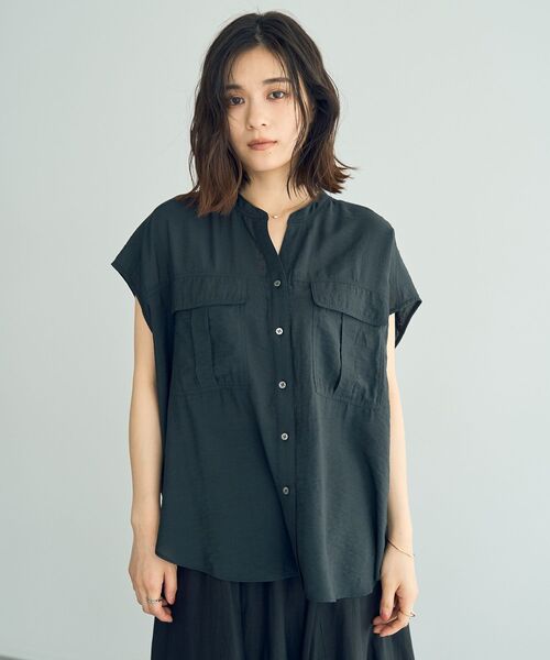 YECCA VECCA（イェッカヴェッカ）の「ワークデザインスキッパーシャツ（シャツ/ブラウス・レディース・チャコールグレー/グレイッシュベージュ/カーキ・FREE）」の4枚目の写真