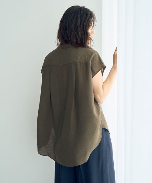 YECCA VECCA（イェッカヴェッカ）の「ワークデザインスキッパーシャツ（シャツ/ブラウス・レディース・チャコールグレー/グレイッシュベージュ/カーキ・FREE）」の8枚目の写真