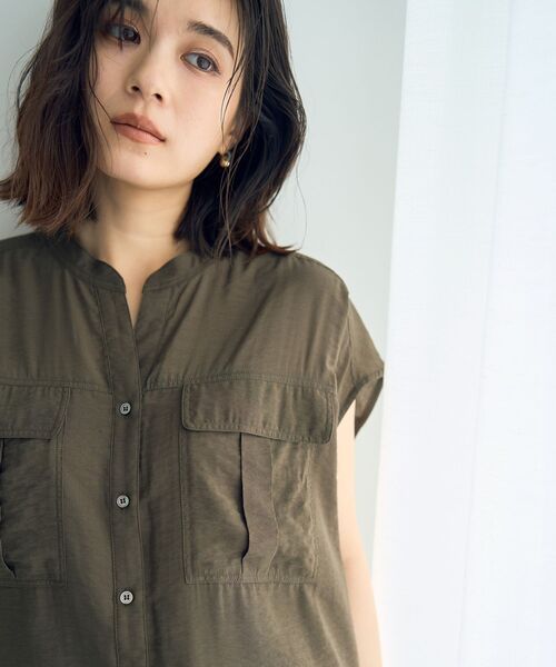 YECCA VECCA（イェッカヴェッカ）の「ワークデザインスキッパーシャツ（シャツ/ブラウス・レディース・チャコールグレー/グレイッシュベージュ/カーキ・FREE）」の9枚目の写真