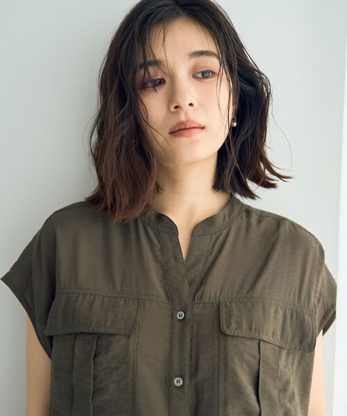 YECCA VECCA（イェッカヴェッカ）の「ワークデザインスキッパーシャツ（シャツ/ブラウス・レディース・チャコールグレー/グレイッシュベージュ/カーキ・FREE）」の10枚目の写真