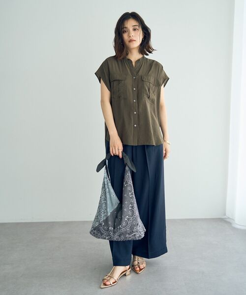 YECCA VECCA（イェッカヴェッカ）の「ワークデザインスキッパーシャツ（シャツ/ブラウス・レディース・チャコールグレー/グレイッシュベージュ/カーキ・FREE）」の17枚目の写真