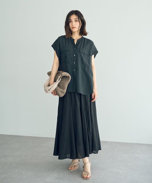 YECCA VECCA（イェッカヴェッカ）の「ワークデザインスキッパーシャツ（シャツ/ブラウス・レディース・チャコールグレー/グレイッシュベージュ/カーキ・FREE）」の18枚目の写真