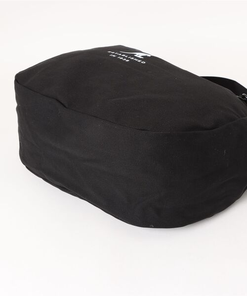 KANGOL(カンゴール)の「【 KANGOL / カンゴール 】 カラビナ付き キャンバス ビッグ ショルダー バッグ(ショルダーバッグ・レディース・ブラック/マルチ/オフホワイト・FREE)」の5枚目の写真