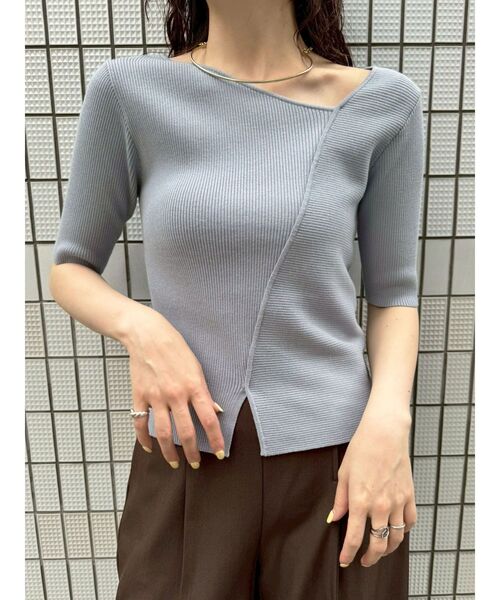 LAGUNAMOON(ラグナムーン)の「アシンメトリーリブスリットニットプルオーバー(ニット/セーター・レディース・アイボリー/ブラック/ブルー・FREE)」の19枚目の写真