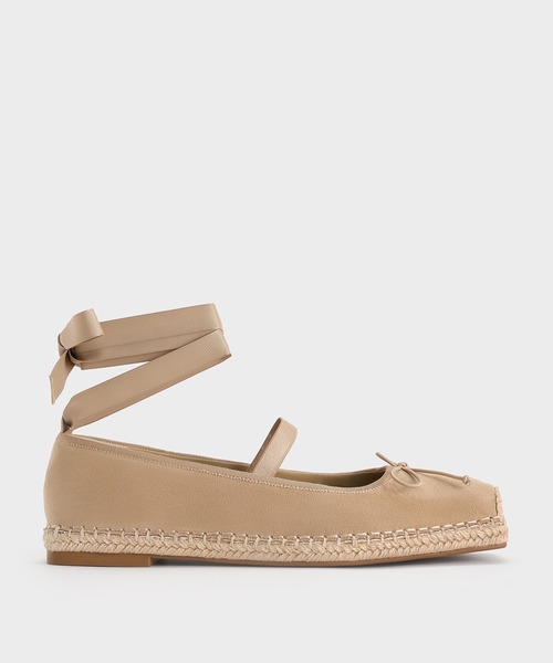 CHARLES & KEITH(チャールズ & キース)の「フェイクスエード ボウタイアラウンドエスパドリーユバレエフラット(バレエシューズ・レディース・ブラック系その他2/サンドベージュ・22.5cm/23cm/23.5cm/24.5cm/25cm/25.5cm/26.5cm)」の15枚目の写真