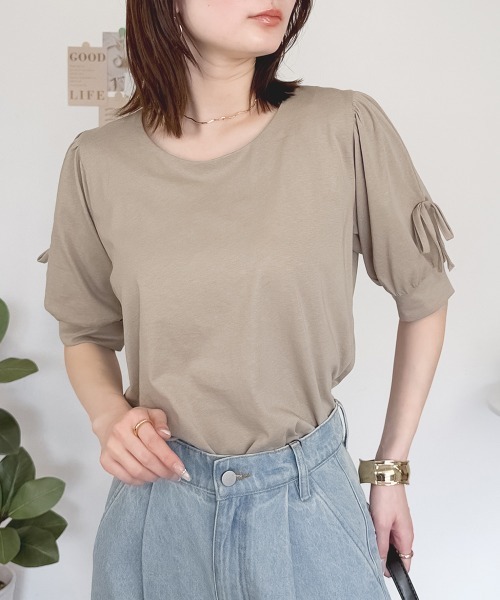 RCD(アールシーディー)の「リボン付き袖ブラウス風カットソー(Tシャツ/カットソー・レディース・チャコールグレー/ブラック/オフホワイト/グレイッシュベージュ・4L~5L/LL~3L/M-L)」の16枚目の写真