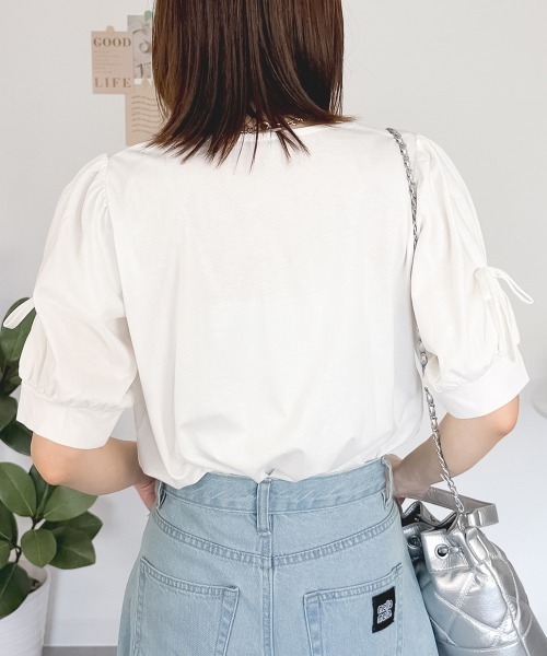 RCD(アールシーディー)の「リボン付き袖ブラウス風カットソー(Tシャツ/カットソー・レディース・チャコールグレー/ブラック/オフホワイト/グレイッシュベージュ・4L~5L/LL~3L/M-L)」の8枚目の写真