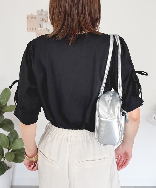 RCD(アールシーディー)の「リボン付き袖ブラウス風カットソー(Tシャツ/カットソー・レディース・チャコールグレー/ブラック/オフホワイト/グレイッシュベージュ・4L~5L/LL~3L/M-L)」の11枚目の写真