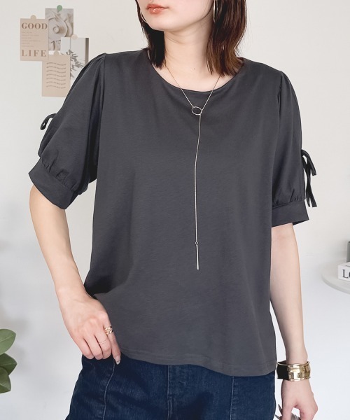 RCD(アールシーディー)の「リボン付き袖ブラウス風カットソー(Tシャツ/カットソー・レディース・チャコールグレー/ブラック/オフホワイト/グレイッシュベージュ・4L~5L/LL~3L/M-L)」の12枚目の写真