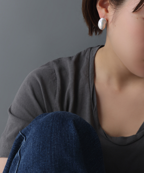 Lilas(リラ)の「《WEB限定》【SAMH by LILAS】 オイスターパールピアス SV(両耳)(ピアス(両耳用)・レディース・シルバー・FREE)」の13枚目の写真