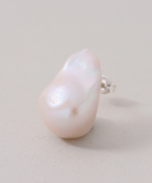 Lilas(リラ)の「《WEB限定》【SAMH by LILAS】 オイスターパールピアス SV(両耳)(ピアス(両耳用)・レディース・シルバー・FREE)」の5枚目の写真
