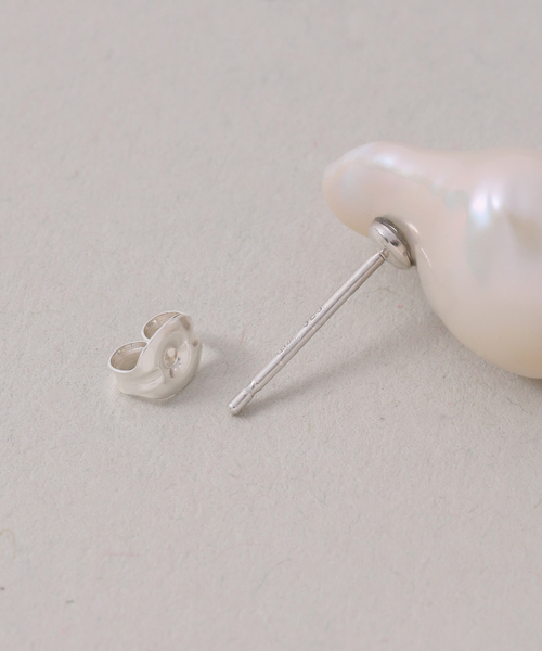 Lilas(リラ)の「《WEB限定》【SAMH by LILAS】 オイスターパールピアス SV(両耳)(ピアス(両耳用)・レディース・シルバー・FREE)」の8枚目の写真