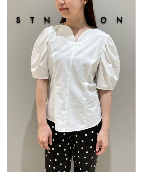 ESTNATION(エストネーション)の「ESTNATION / ハートネックブラウス(シャツ/ブラウス・レディース・ブラック/オフホワイト/ブルー・36/38)」の12枚目の写真
