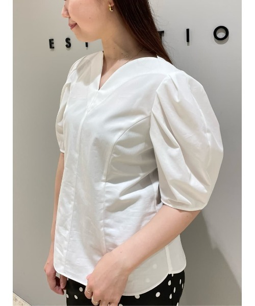 ESTNATION(エストネーション)の「ESTNATION / ハートネックブラウス(シャツ/ブラウス・レディース・ブラック/オフホワイト/ブルー・36/38)」の13枚目の写真