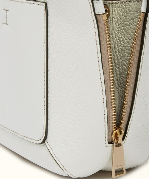 FURLA（フルラ）の「フルラ ジルダ ミニ ハンドバッグ（ショルダーバッグ・レディース・グレイッシュベージュ/ブラウン・ONE SIZE）」の20枚目の写真