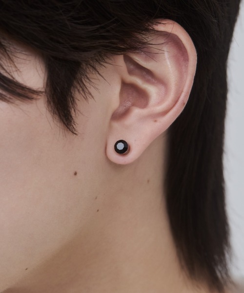 WYZ surgical stainless(ダブリューワイジィーサージカルステンレス)の「【 金属アレルギー対応 】カラービジュー ピアス風イヤリング サージカルステンレス(両耳用)(イヤリング・メンズ・ブルー/グレー/レッド/ホワイト/ブラック・FREE)」の17枚目の写真