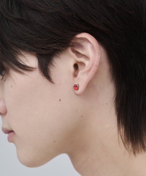 WYZ surgical stainless(ダブリューワイジィーサージカルステンレス)の「【 金属アレルギー対応 】カラービジュー ピアス風イヤリング サージカルステンレス(両耳用)(イヤリング・メンズ・ブルー/グレー/レッド/ホワイト/ブラック・FREE)」の13枚目の写真