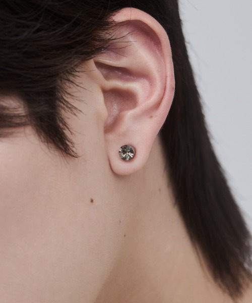 WYZ surgical stainless(ダブリューワイジィーサージカルステンレス)の「【 金属アレルギー対応 】カラービジュー ピアス風イヤリング サージカルステンレス(両耳用)(イヤリング・メンズ・ブルー/グレー/レッド/ホワイト/ブラック・FREE)」の18枚目の写真