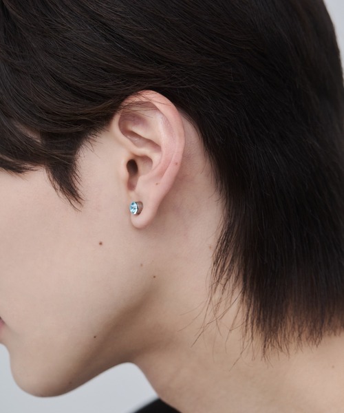 WYZ surgical stainless(ダブリューワイジィーサージカルステンレス)の「【 金属アレルギー対応 】カラービジュー ピアス風イヤリング サージカルステンレス(両耳用)(イヤリング・メンズ・ブルー/グレー/レッド/ホワイト/ブラック・FREE)」の20枚目の写真