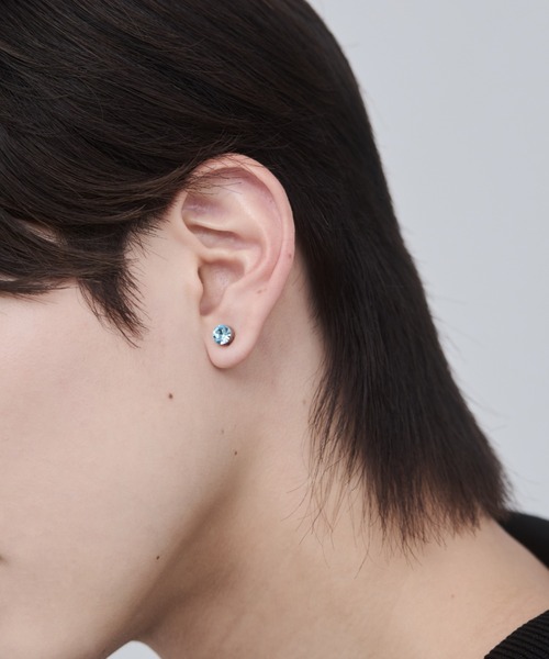 WYZ surgical stainless(ダブリューワイジィーサージカルステンレス)の「【 金属アレルギー対応 】カラービジュー ピアス風イヤリング サージカルステンレス(両耳用)(イヤリング・メンズ・ブルー/グレー/レッド/ホワイト/ブラック・FREE)」の21枚目の写真