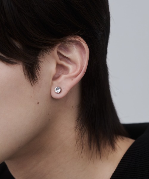 WYZ surgical stainless(ダブリューワイジィーサージカルステンレス)の「【 金属アレルギー対応 】カラービジュー ピアス風イヤリング サージカルステンレス(両耳用)(イヤリング・メンズ・ブルー/グレー/レッド/ホワイト/ブラック・FREE)」の11枚目の写真