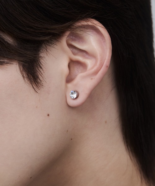 WYZ surgical stainless(ダブリューワイジィーサージカルステンレス)の「【 金属アレルギー対応 】カラービジュー ピアス風イヤリング サージカルステンレス(両耳用)(イヤリング・メンズ・ブルー/グレー/レッド/ホワイト/ブラック・FREE)」の12枚目の写真