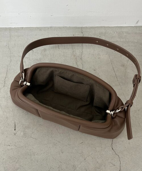 ADD CULUMN（アドカラム）の「〈ADD CULUMN/アドカラム〉PUFF CLASP CLUTCHバッグ（ショルダーバッグ・レディース・ブラウン/ブラック・FREE）」の21枚目の写真