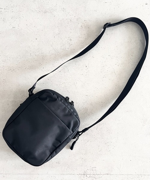 THE NORTH FACE(ザノースフェイス)の「国内未発売 THE NORTH FACE(ザ・ノースフェイス)/ワンポイント ロゴ刺繍 ショルダー クロス ミニバッグ/BIG SHOT CROSS BAG(ショルダーバッグ・レディース・ダークベージュ/ダークパープル/ブラック・FREE)」の13枚目の写真