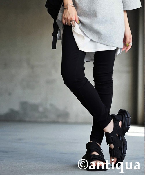 antiqua（アンティカ）の「厚底ベルクロサンダル（サンダル・レディース・ブラック・25cm/24cm/23cm）」の2枚目の写真