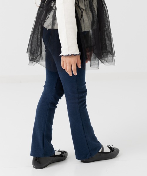 chil2(チルツー)の「ハイパーストレッチ フレアパンツ(その他パンツ・キッズ・チャコールグレー/ラベンダー/ワインレッド/クリーム/ミント/ピンク/グレー/ネイビー/ブラック/ライトブルー・90cm/110cm/130cm/140cm/150cm/100cm/120cm)」の7枚目の写真