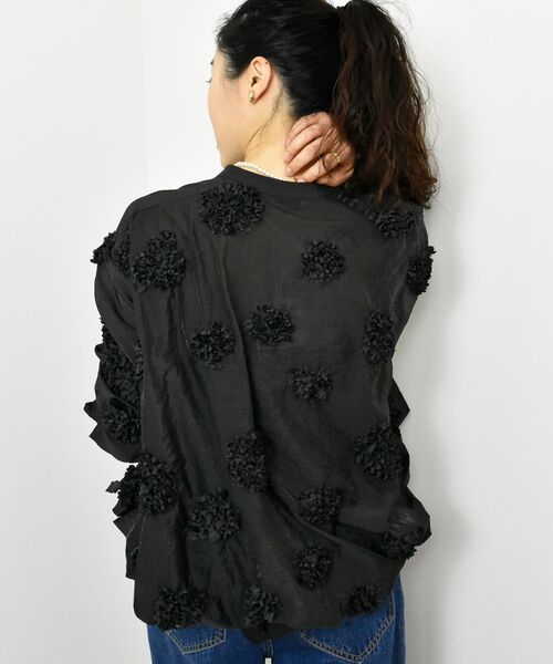 le.coeur blanc(ルクールブラン)の「TORRAZZO DONNAフラワーバルーンブラウス(シャツ/ブラウス・レディース・アイボリー/ブラック・38)」の7枚目の写真