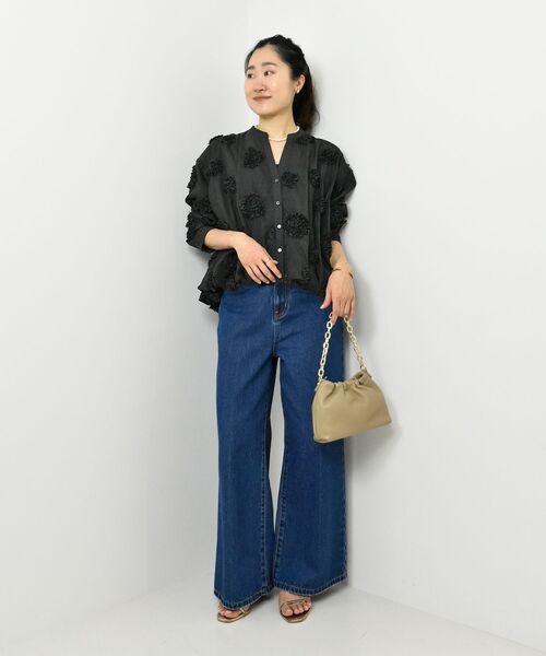 le.coeur blanc(ルクールブラン)の「TORRAZZO DONNAフラワーバルーンブラウス(シャツ/ブラウス・レディース・アイボリー/ブラック・38)」の14枚目の写真