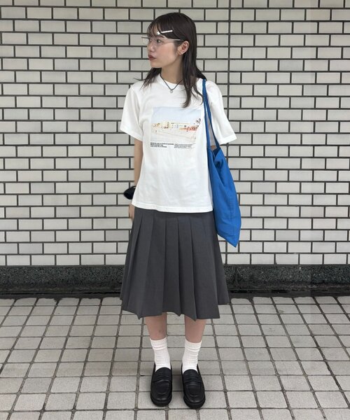 DISCOAT(ディスコート)の「【umm.】プリーツミディスカート(スカート・レディース・ベージュ/グレー・FREE)」の5枚目の写真